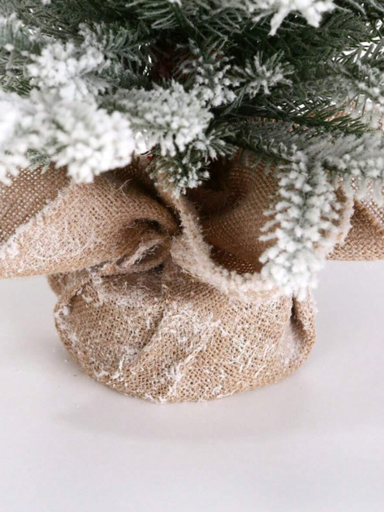 Árbol de Navidad Artificial 70CM, Árbol de Navidad Nevado y Tradicional Decoración para Hogar y Oficina